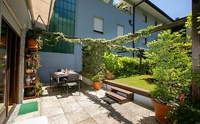 Elegance Suite Isabella - Happy Rentals